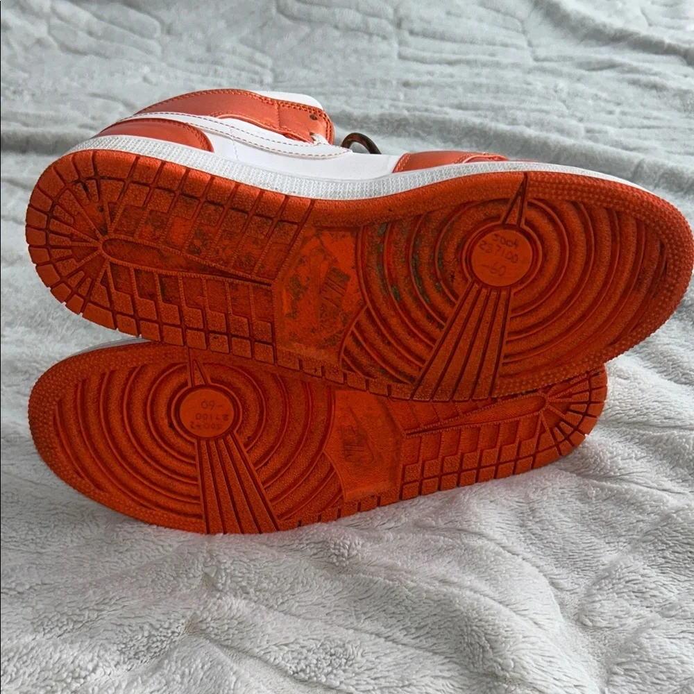 Nike Air Jordan 1 Mid SE Electro Orange Men’s Size 9.5